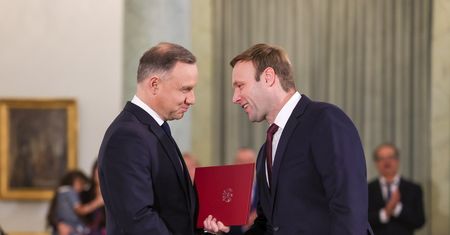 Człowiek Dudy ostrzega. "Może skończyć się wyborami"