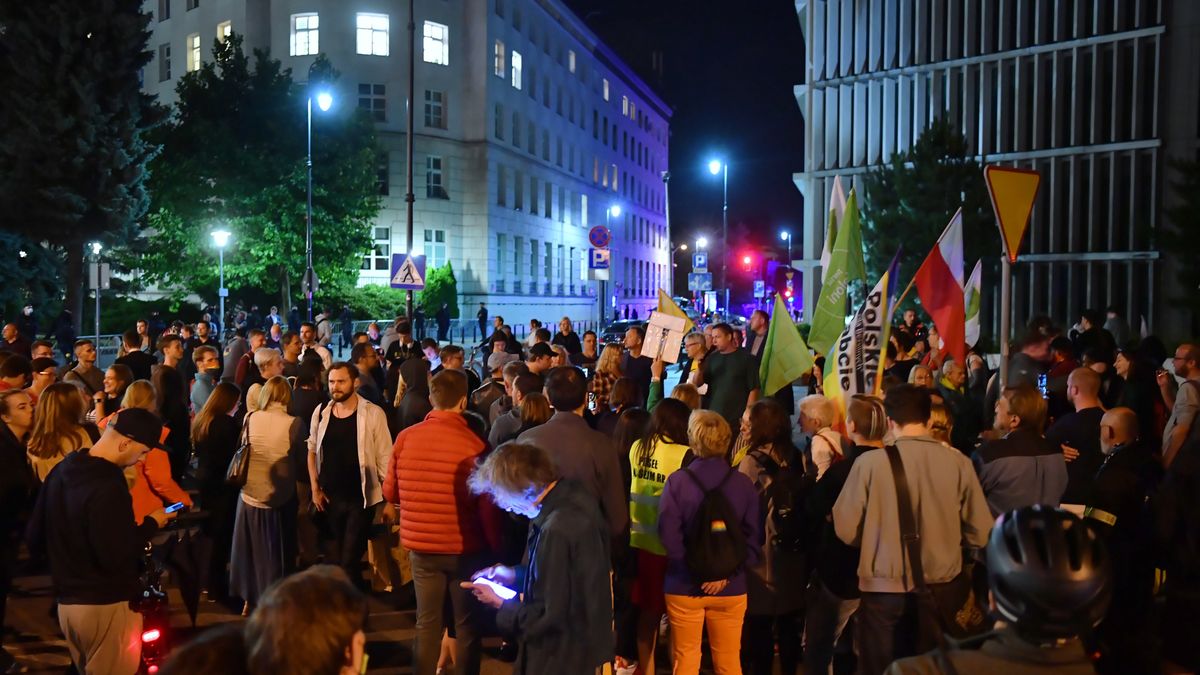 Prostest po przegłosowaniu "lex TVN"