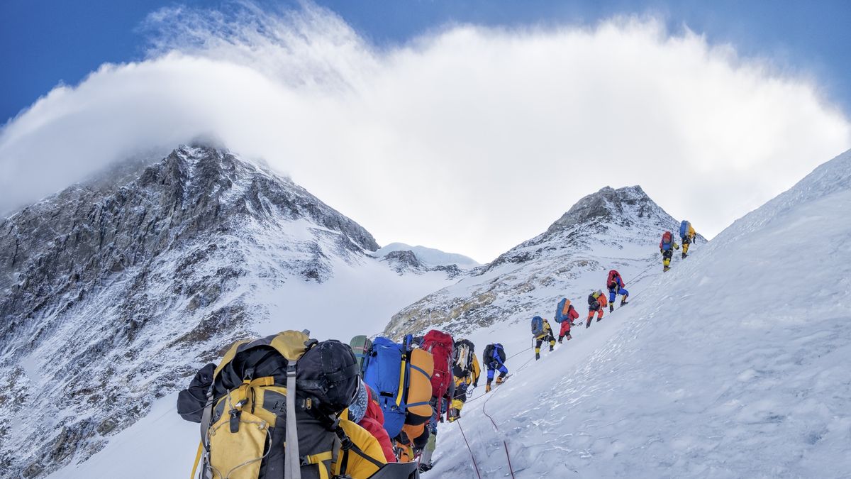 Everest, Park Narodowy Sagarmatha, wspinaczka na linie z maskami