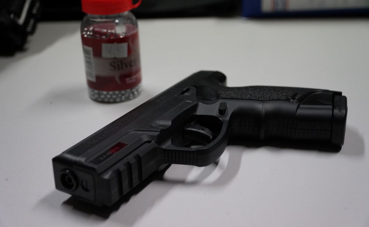 Nowy Dwór Gdański: Wycelował w szwagra z "broni" i groził mu śmiercią