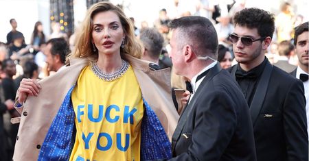 Bardzo dosadny przekaz. Supermodelkę wyprowadzili ochroniarze