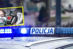 Niemowlę zatrzaśnięte w aucie. Policjanci wybili szybę