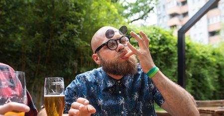 "Zabija" testosteron, powoduje rozpad mięśni. Unikaj jak ognia