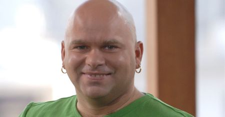 Klaudiusz Sevković po "Big Brotherze" żyje jak KRÓL ŻYCIA. Golf i duży biznes to dla niego chleb powszedni
