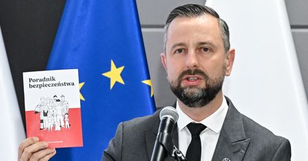 Co z "Poradnikiem Bezpieczeństwa"? Większość Polaków go nie zna