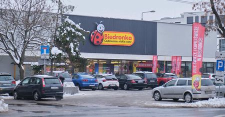 Biedronka kusi wysokimi zarobkami. Kwoty robią wrażenie. Zainteresowanie pracą jest duże. Jest pewne ale