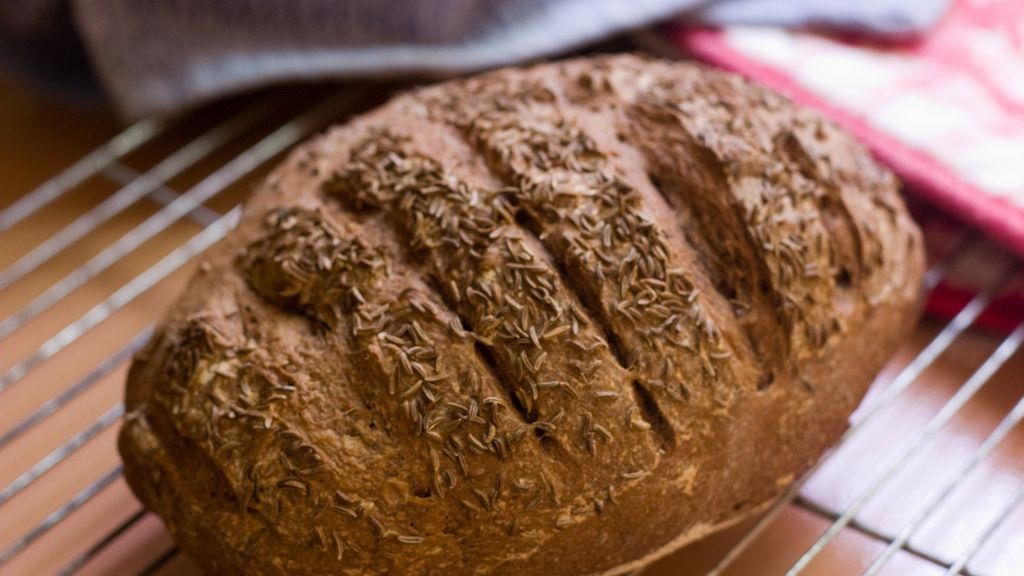 Bułki z pumpernikla