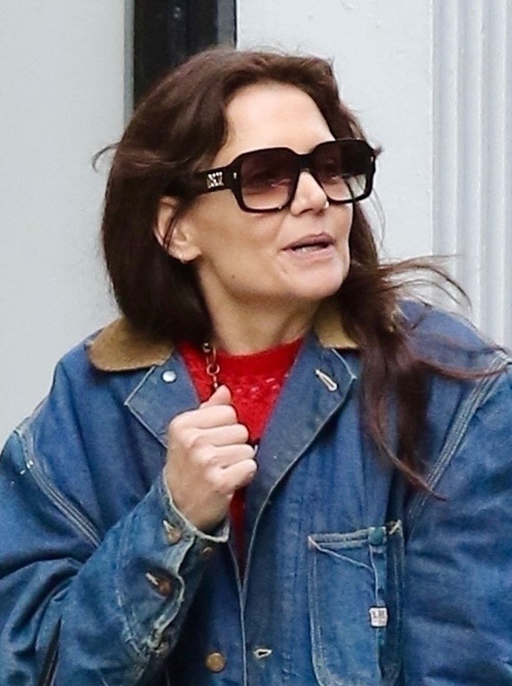 Suri Cruise spaceruje z mamą po Manhattanie