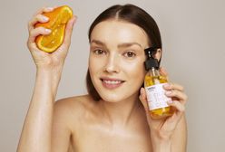 Odmładzająca pielęgnacja kosmetykami naturalnymi  z odżywczym koktajlem botanicznych olei