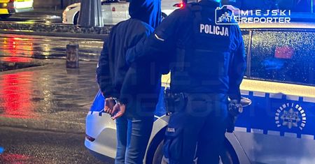 Brutalny atak młotkiem w tramwaju. Awantura pasażerów w centrum Warszawy
