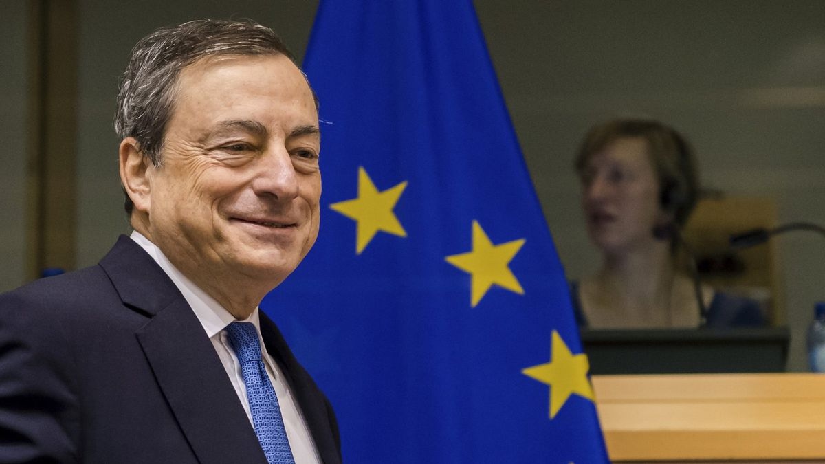 Mario Draghi nie straci miana największego "drukarza" świata
