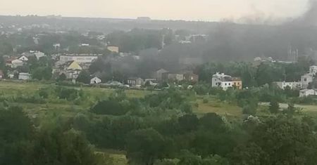 Pożar domu przy ul. Radzikowskiej. Zapaliła się papa na dachu