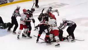 Kaski latały. W ruch poszły pięści. Jest nagranie bijatyki z polskiej ligi