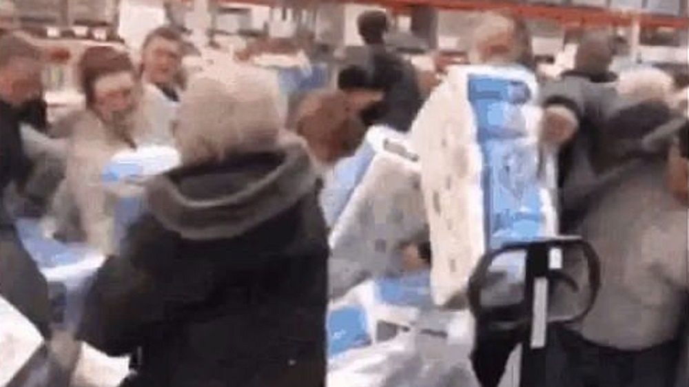 Niektórych Anglików ogarnęła panika zakupowa