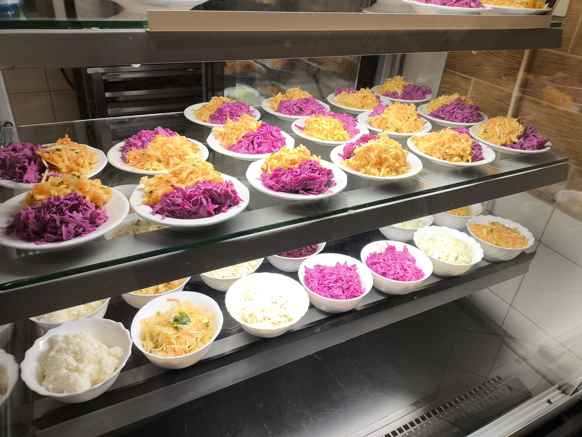 Świeże surówki do dań obiadowych