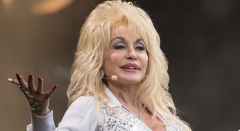 Brak szacunku po śmierci? Zniszczyli gwiazdę Dolly Parton