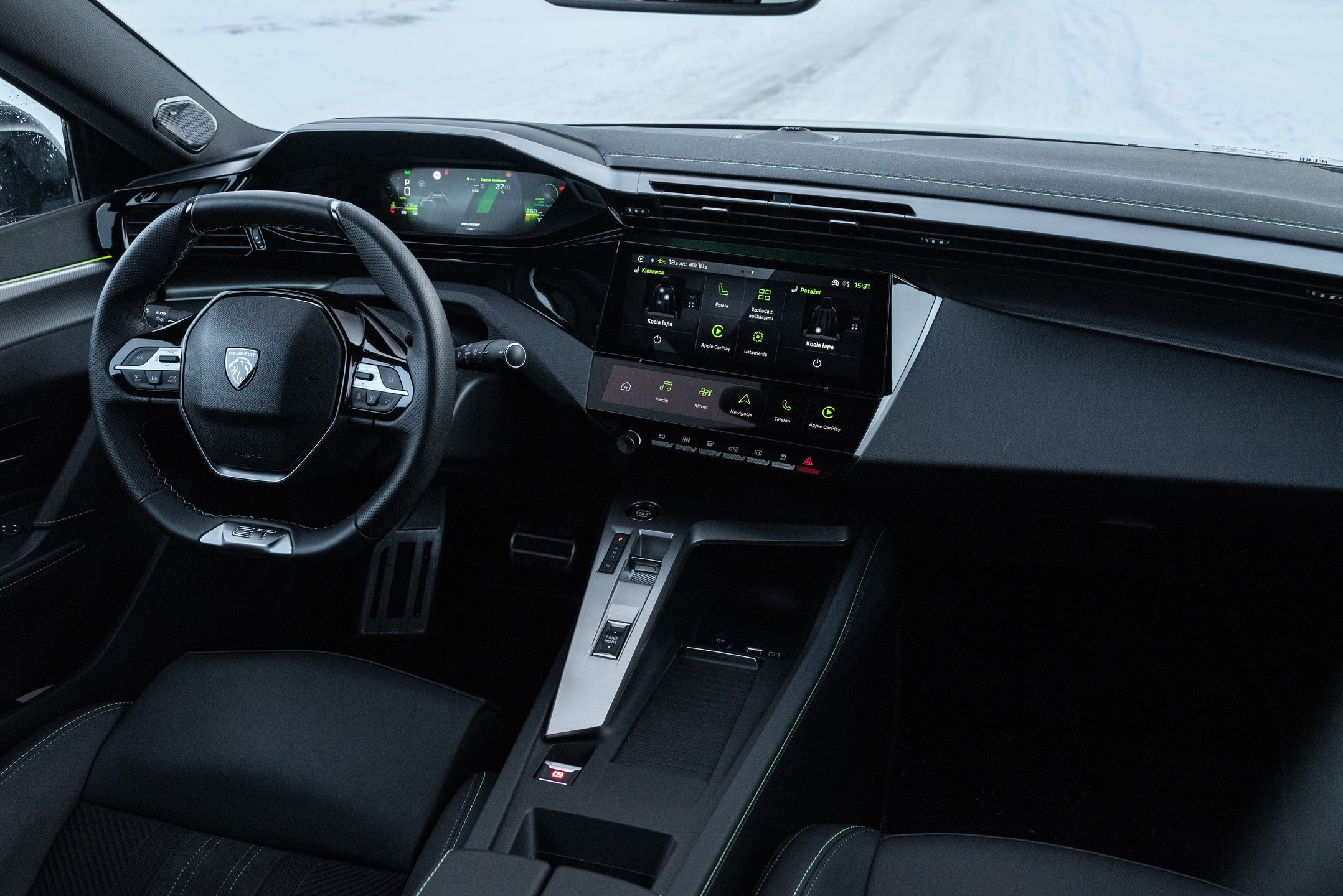 Peugeot 408 Hybrid 145