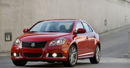 Nowojorskie nowości Suzuki - Kizashi Turbo i niespodzianka