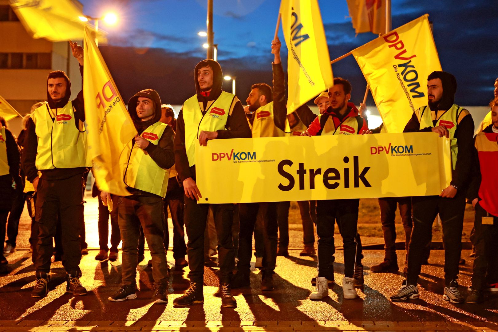 Niemieccy pocztowcy strajkują. Zarząd nie zamierza ustąpić ws. podwyżek