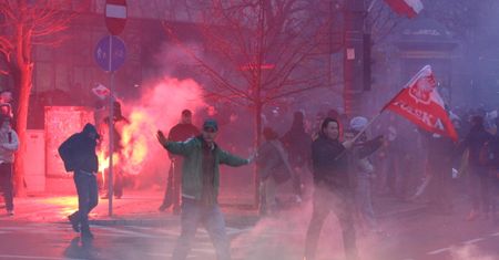 Marsz Niepodległości w Warszawie. 4 osoby ranne, 132 doprowadzone na policję