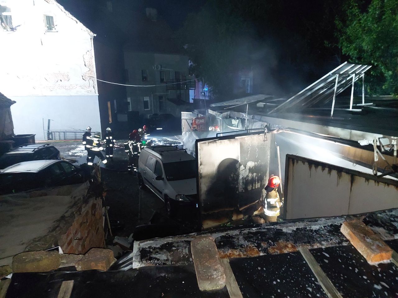 Nocny  pożar w centrum Wyrzyska. Jedna osoba ranna
