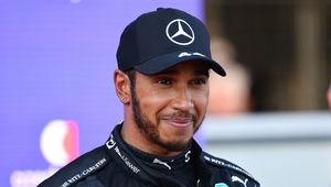 Legenda F1 o sytuacji Lewisa Hamiltona. "Dostał duży cios w głowę"