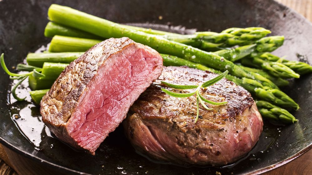 Opiekana polędwica wołowa (steki, mięso i tłuszcz, II klasa mięsa)