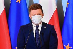 Szczepionka na COVID. Michał Dworczyk: "każda osoba, która ma uregulowany pobyt w Polsce może się zaszczepić"