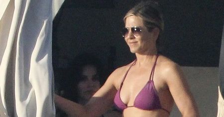 "Przyjaciele": Aniston i Cox  znowu razem i to tylko w bikini!