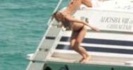 Elle MacPherson topless