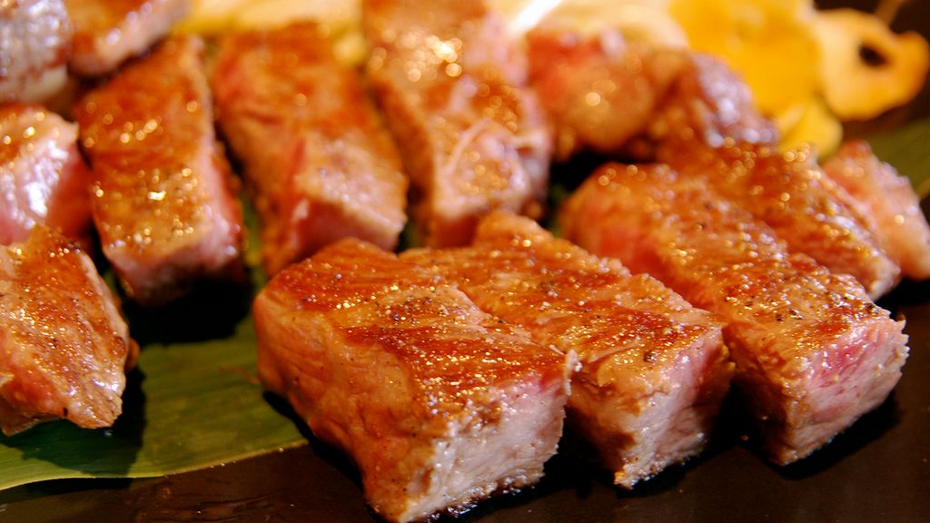 Opiekana polędwica wołowa (steki, samo mięso, II klasa mięsa)