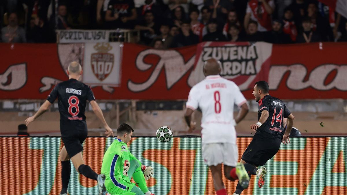 Getty Images / Jonathan Moscrop/Getty Images / Radosław Majecki w momencie utraty gola przez Monaco 