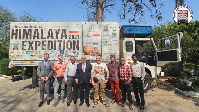 Uczestnicy wyprawy "Jelczem w Himalaje" na spotkaniu z ambasadorem w Indiach