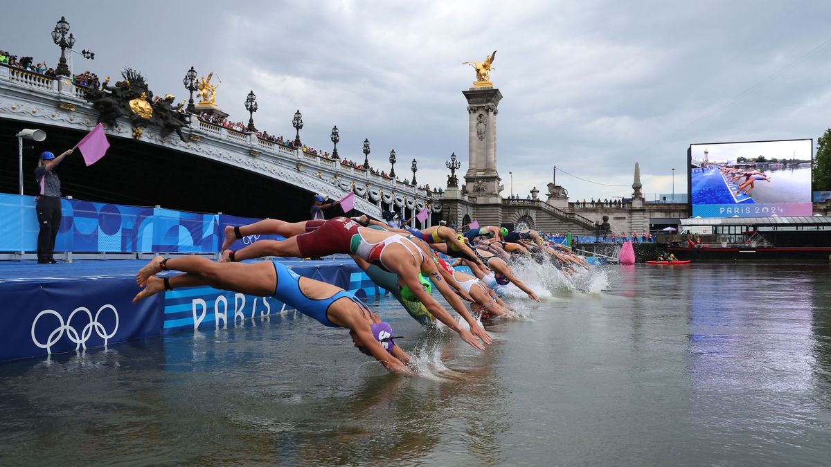 Getty Images / Ezra Shaw / Na zdjęciu: start triathlonistek