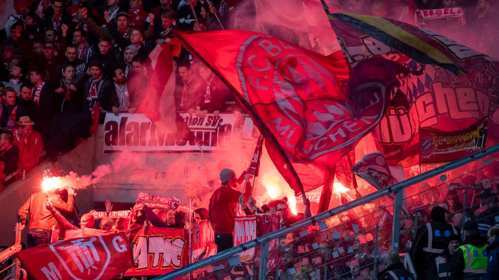 Zdjęcie okładkowe artykułu: Getty Images / TF-Images / Na zdjęciu: kibice Bayernu Monachium