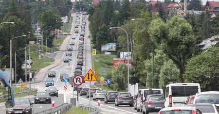 Ogromne korki na zakopiance. Tłumy turystów w górach