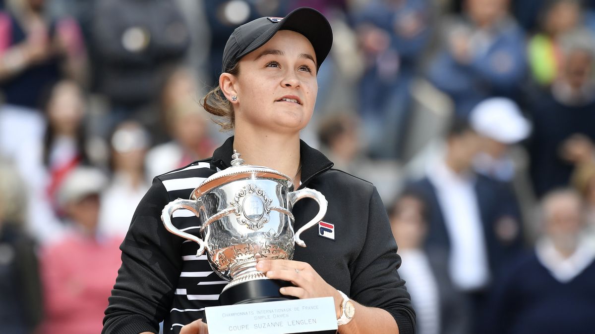 PAP/EPA / JULIEN DE ROSA / Na zdjęciu: Ashleigh Barty, mistrzyni Rolanda Garrosa 2019