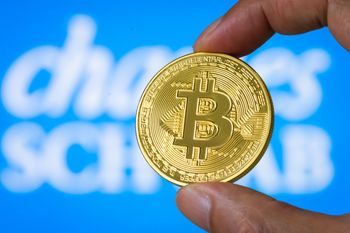 Kurs bitcoina runie o 70 proc., by potem gwałtownie rosnąć? Nowa prognoza