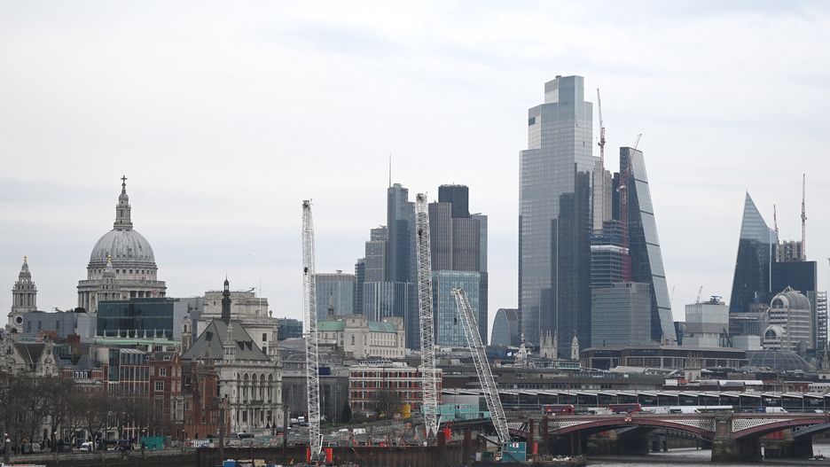  epa09816872 A view of the financial district in the City of London, Britain, 11 March 2022. The UK economy grew by 0.8 percent compared with a 0.2 percent contraction in December 2021, according to the Office for National Statistics.  EPA/NEIL HALL Dostawca: PAP/EPA.