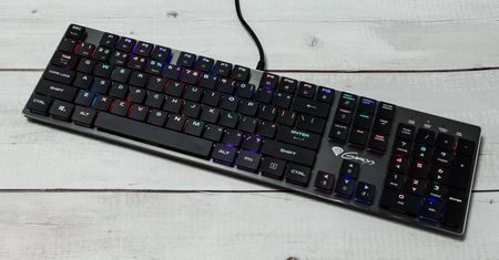 Recenzja Genesis Thor 420 RGB - niebieska lekkość kliku podświetlona gamingowymi barwami