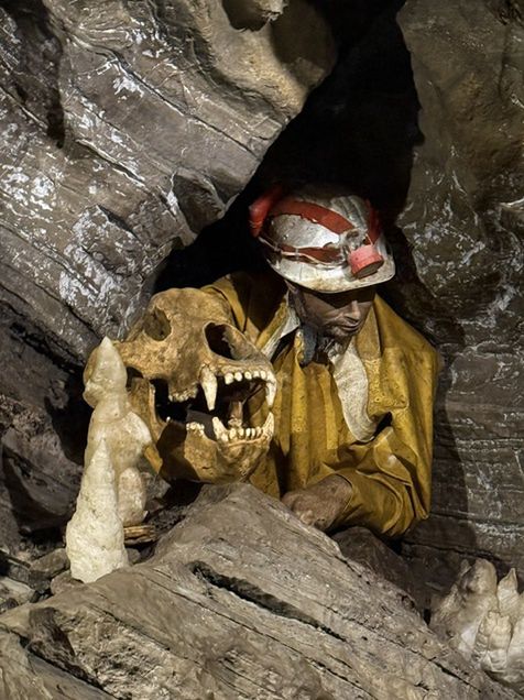 Spannagelhöhle nie jest miejscem dla osób z silną klaustrofobią