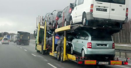 Polacy wciąż chcą importować samochody. Zainteresowanie wciąż nie maleje