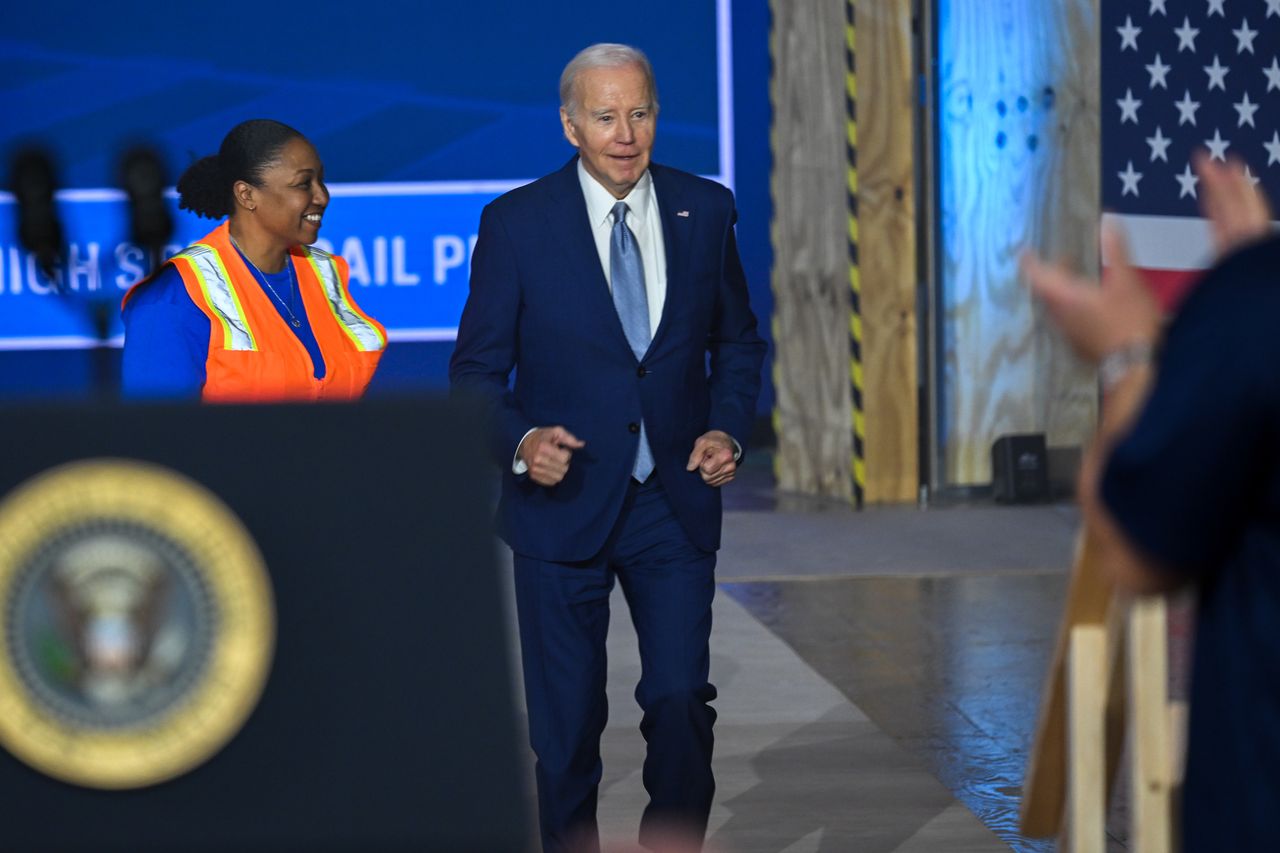 Road chaos in Delaware. Car crashes into President Biden's convoy, prompt security scare