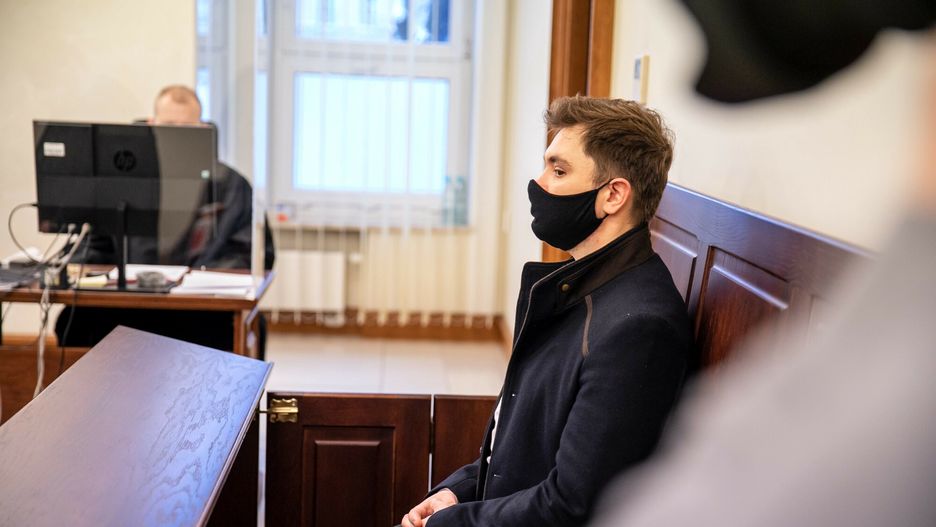 Rozprawa przed sądem w Białymstoku, którego decyzje mężczyzna skomentował na Instagramie