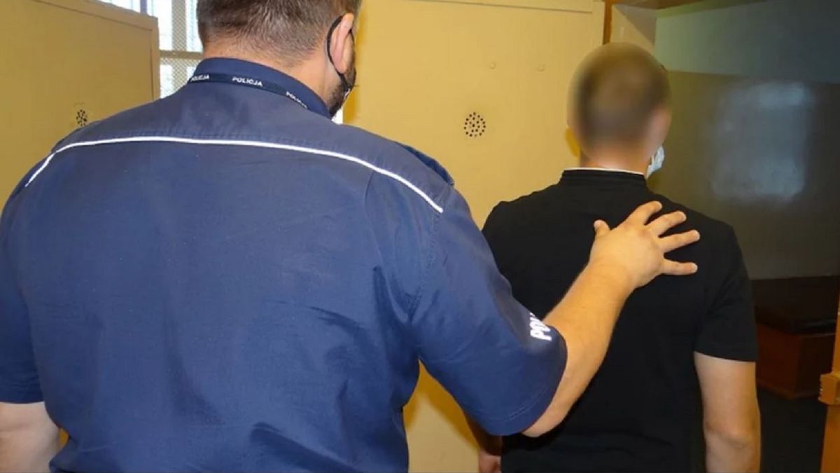 Policja zatrzymała 29-latka za brak maseczki. 