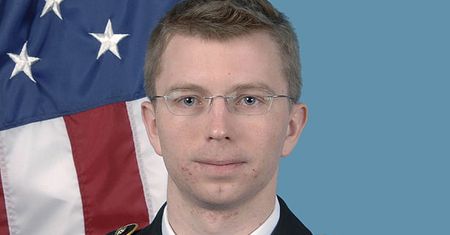 Chelsea Manning zmieniła płeć, więc zmienią jej więzienie?