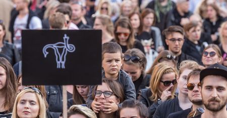 Strajk kobiet. Kolejne firmy ogłaszają, że w poniedziałek będą zamknięte