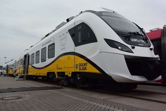 Koleje Dolnośląskie podpisały umowę na pięć nowych pociągów za 96 mln zł