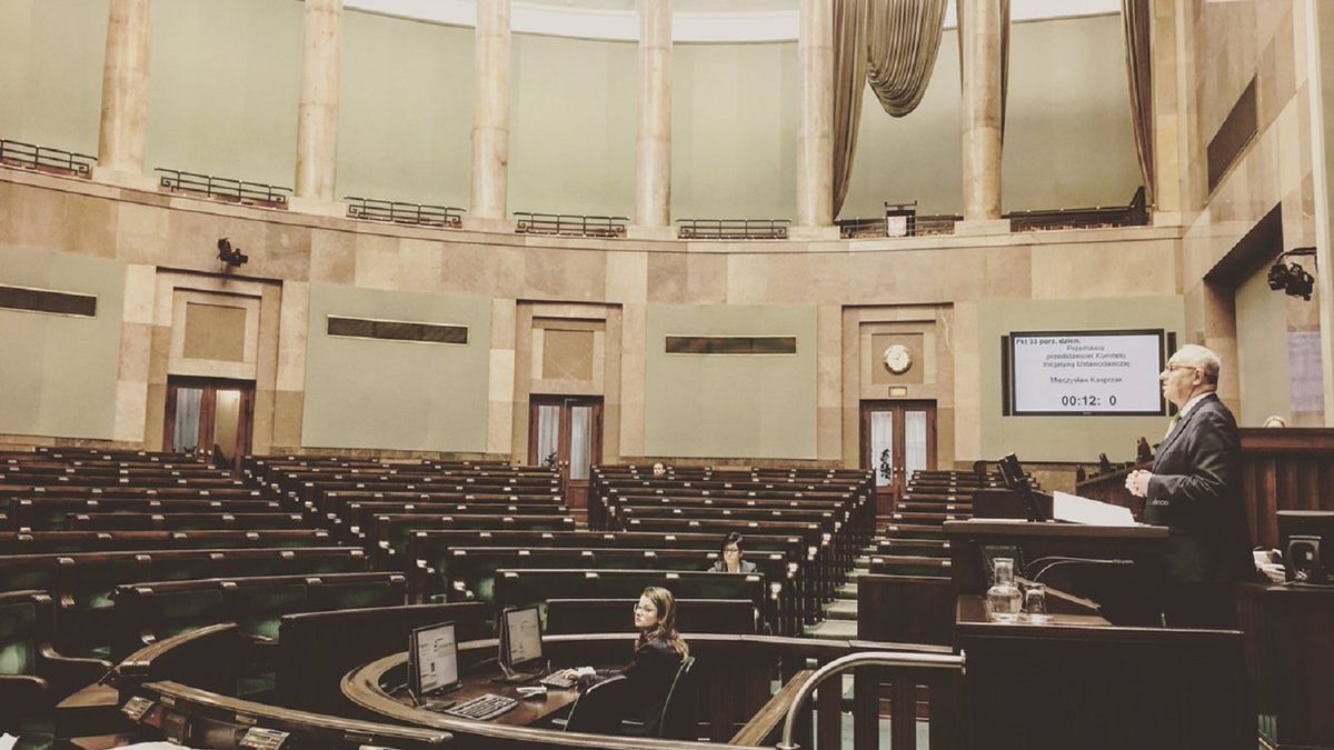 W Sejmie trwa debata nad zwolnieniem emerytur z podatków