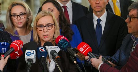 Rozpad Polski 2050. Wiemy, na co Hennig-Kloska umówiła się z Tuskiem